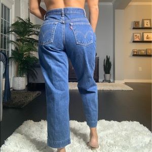 Vintage Levi’s 550 classic relaxed cropped size 30